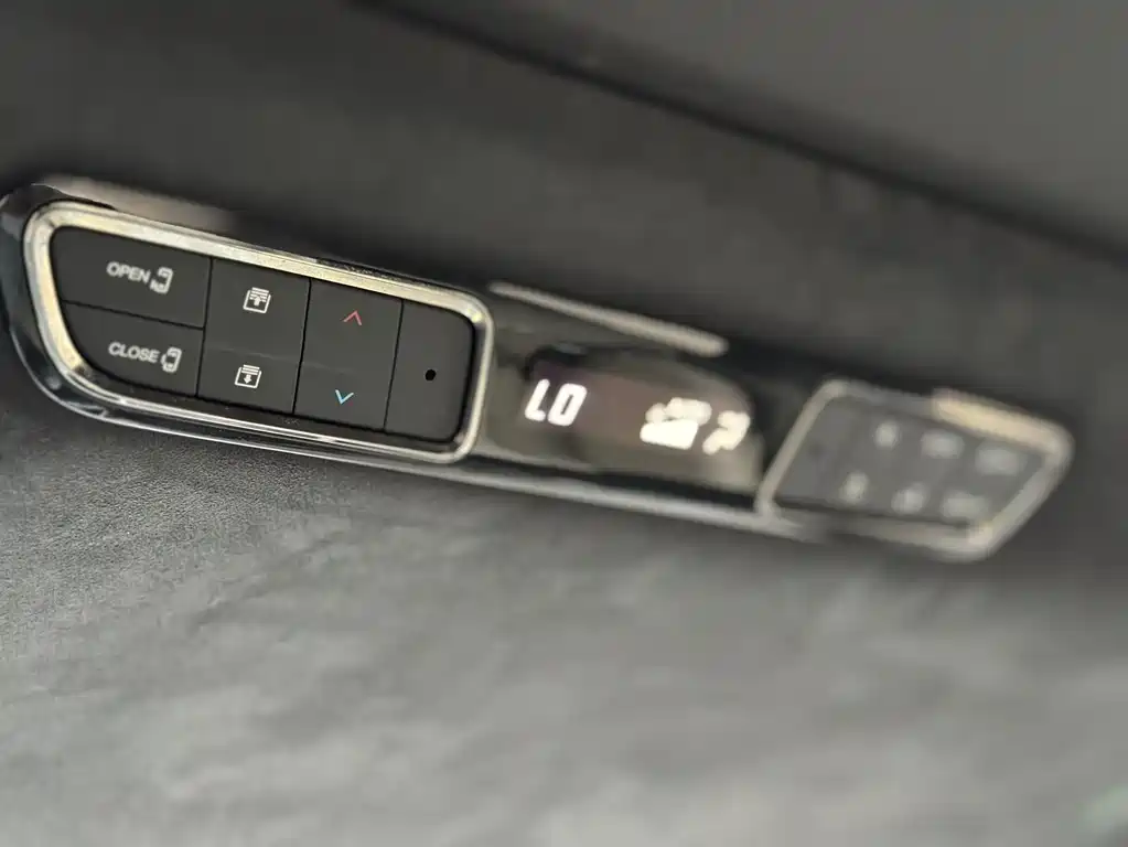 GAC Motor Trumpchi M8 2023 — фото 12