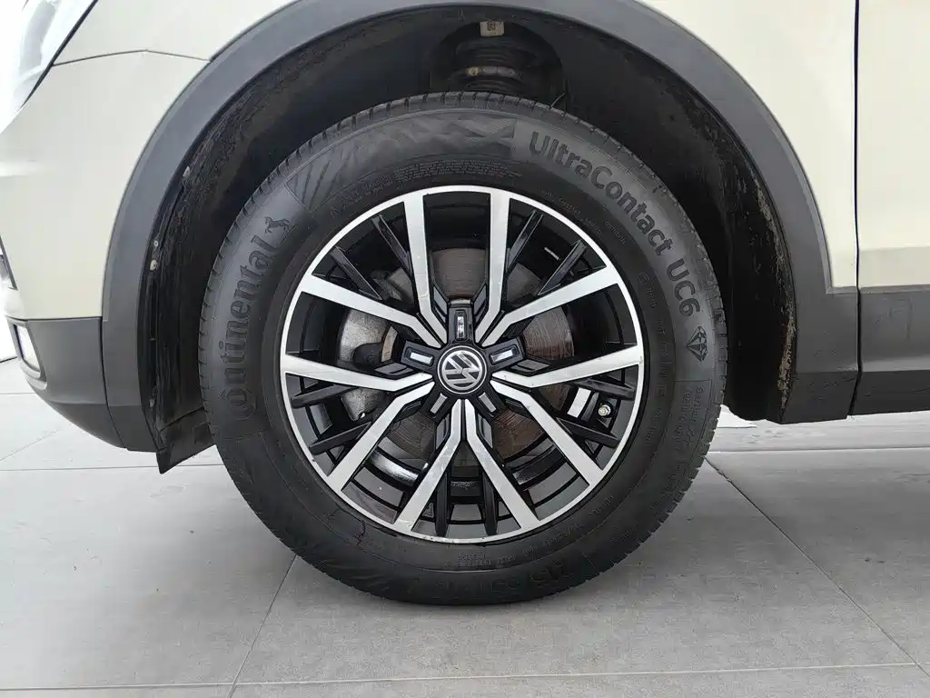 Volkswagen Tiguan L 2017 — фото 17