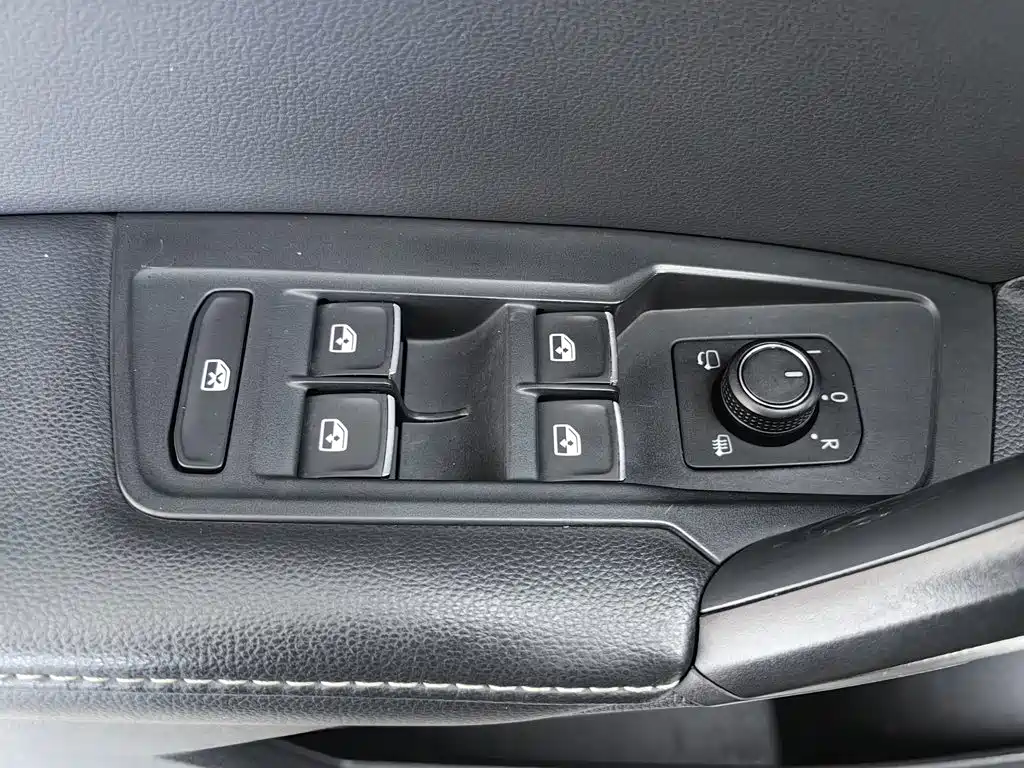 Volkswagen Tiguan L 2017 — фото 9