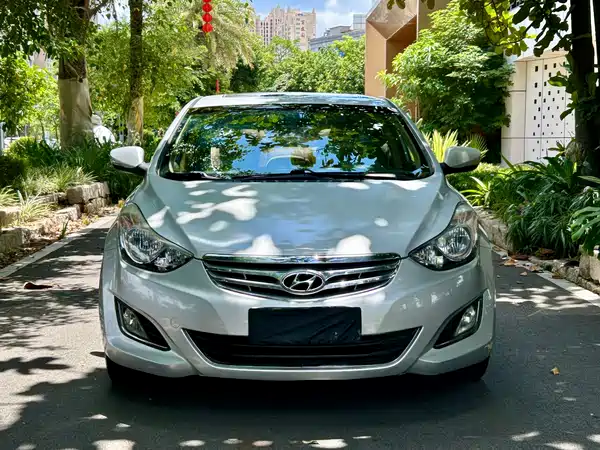 Hyundai Elantra Langdong 2013
