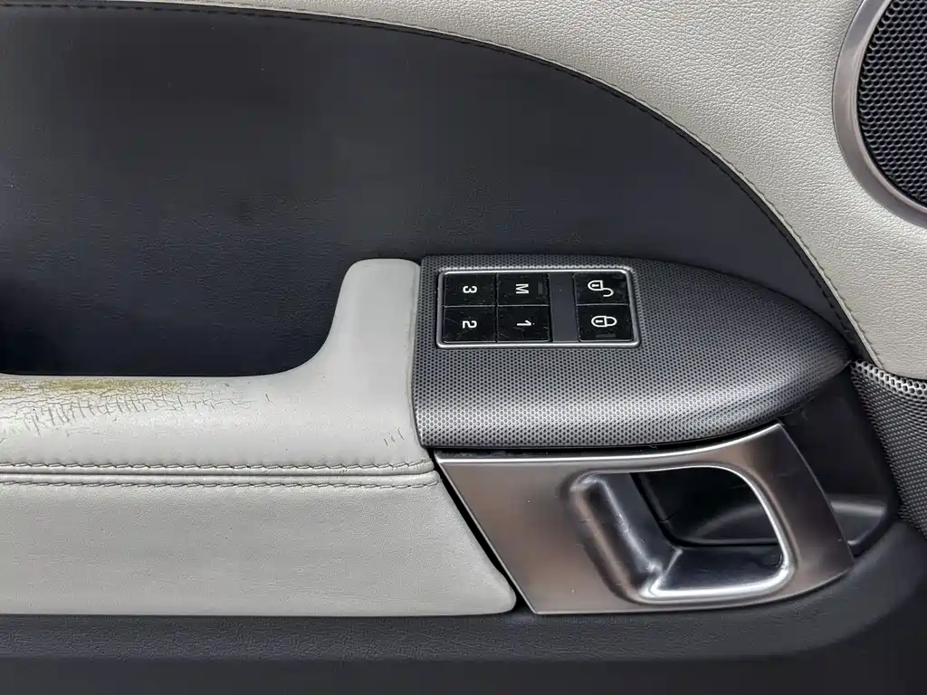 Land Rover Sport 2015 — фото 15