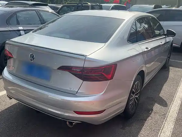 Volkswagen Sagitar 2019
