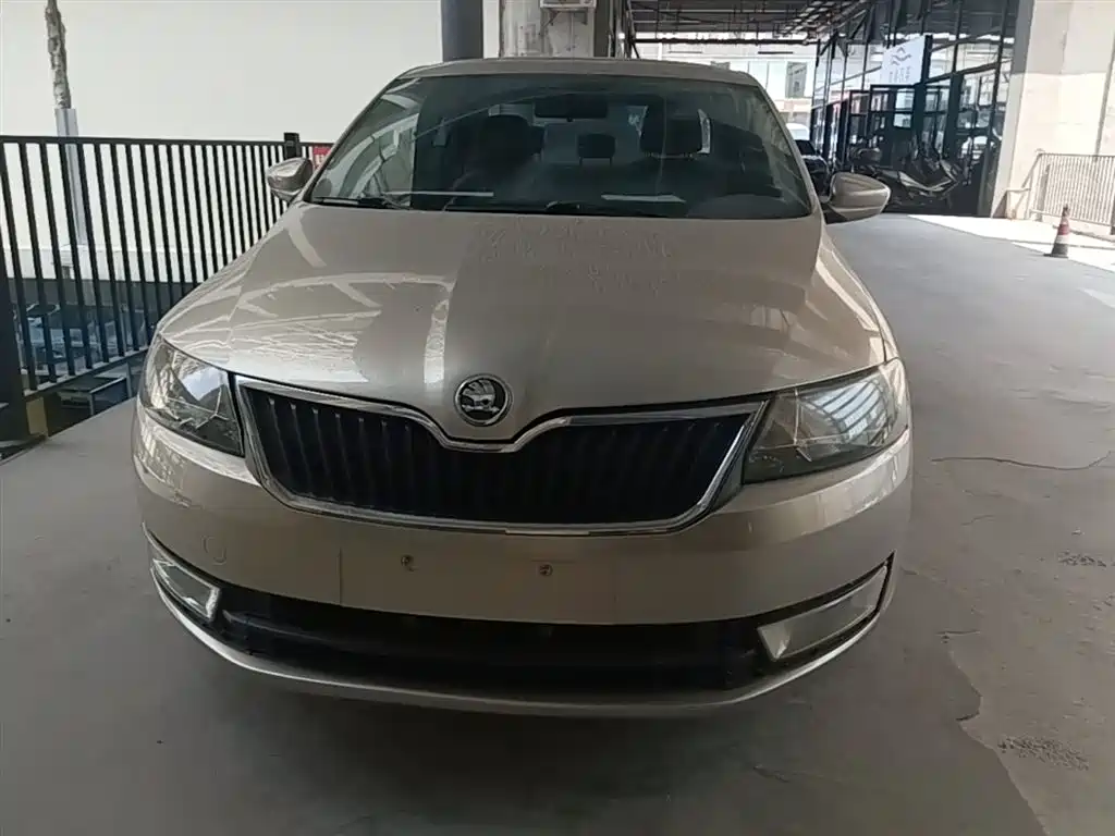 Skoda Rapid 2014 — фото 3