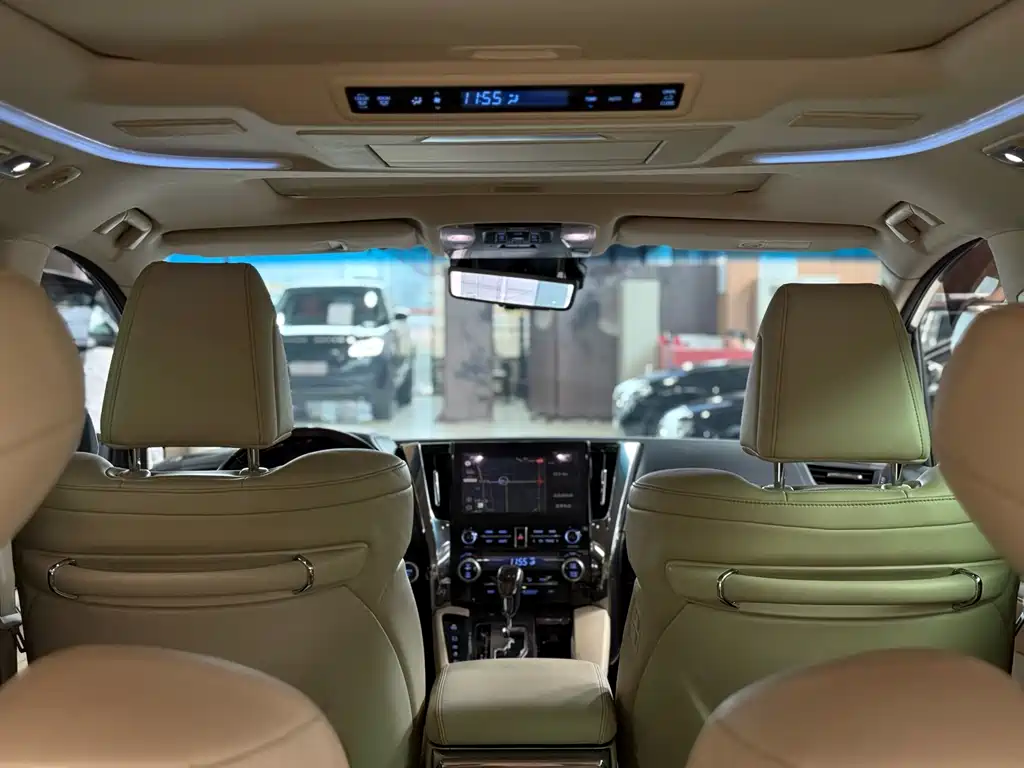 Toyota Alphard 2020 — фото 19