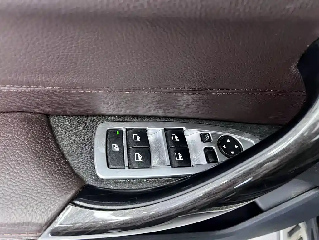 BMW X1 2016 — фото 14