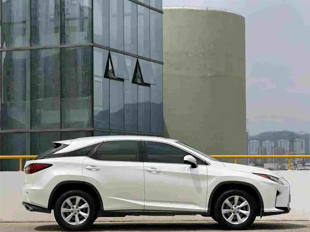 Lexus RX 2017 — фото 9