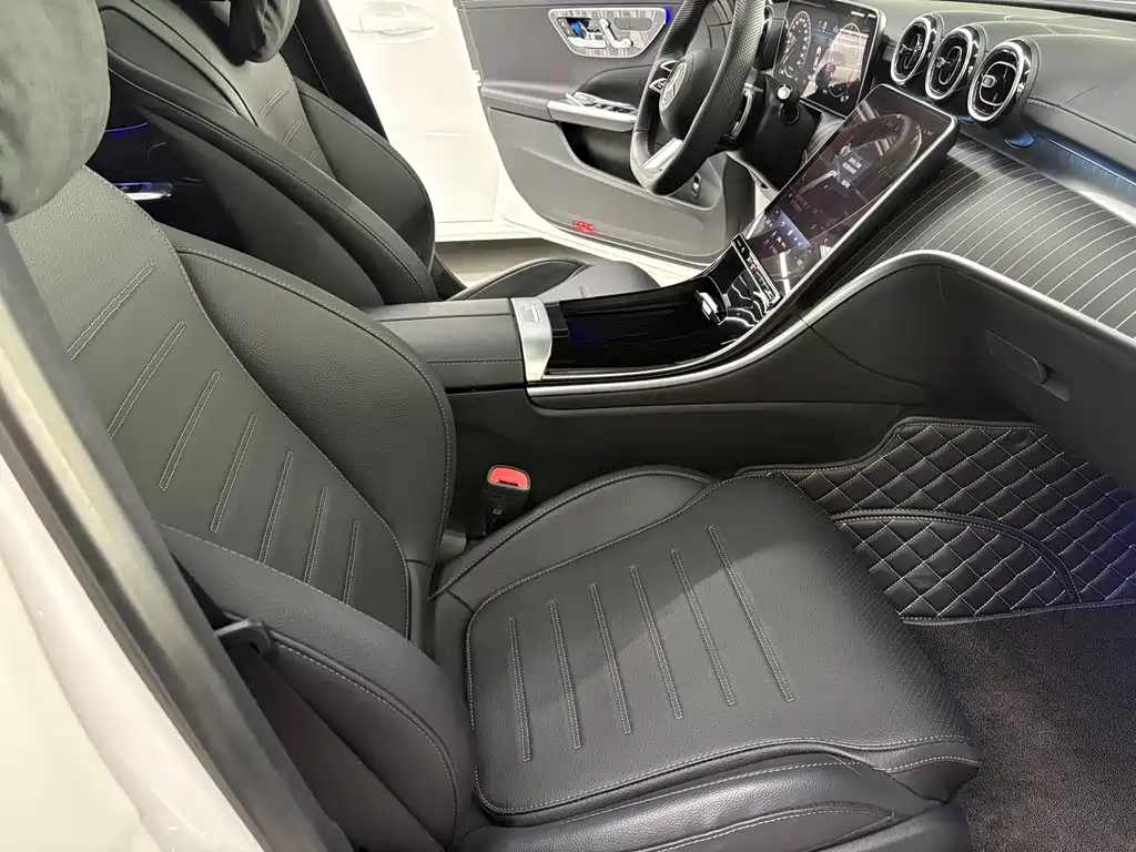 Mercedes-Benz C-Class 2023 — фото 15