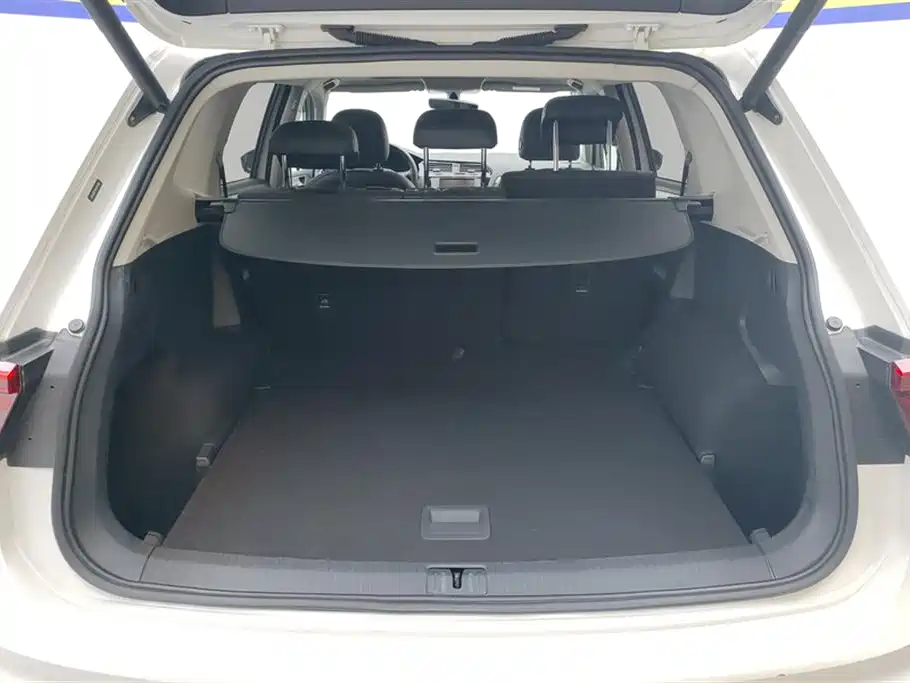 Volkswagen Tiguan L 2017 — фото 4