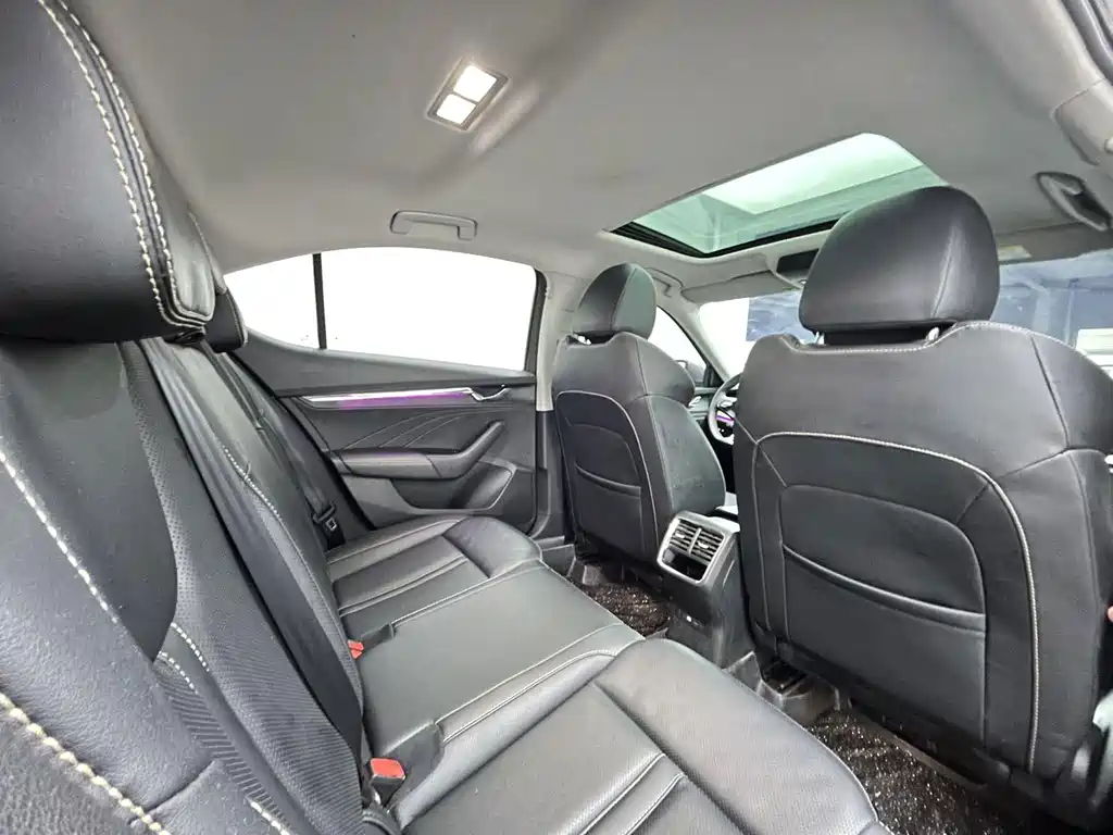 Skoda Octavia 2022 — фото 10