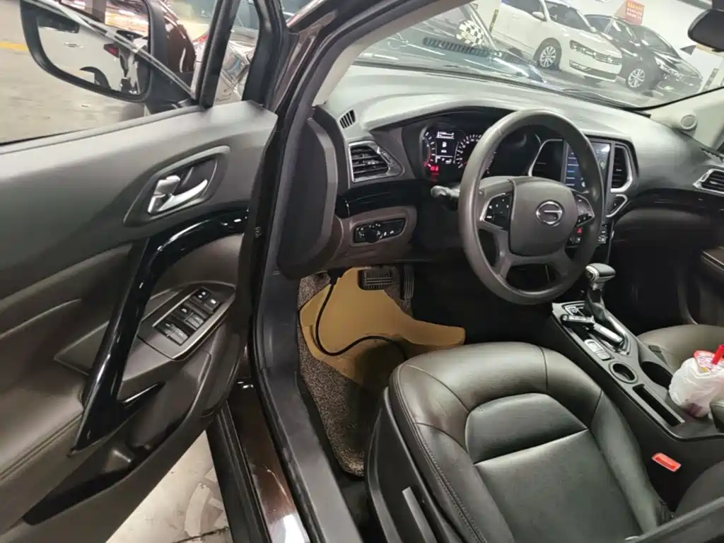 GAC Trumpchi GS4 2018 — фото 16