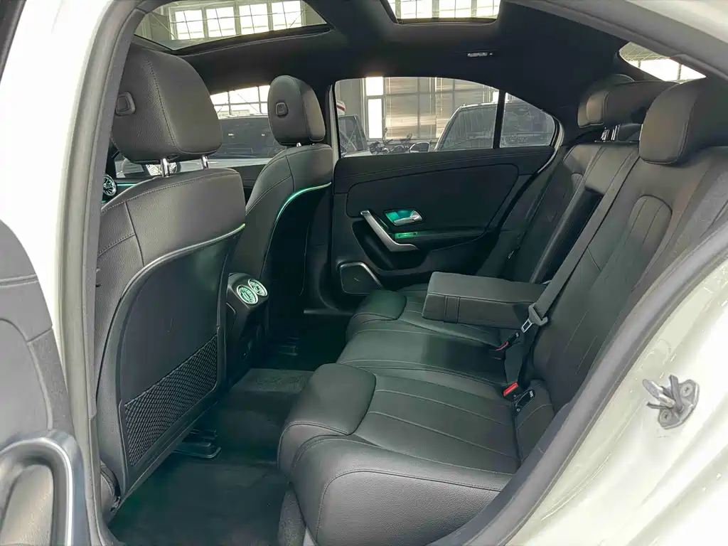 Mercedes-Benz A-Class 2022 — фото 14