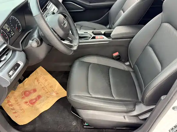 Geely Emgrand 2023