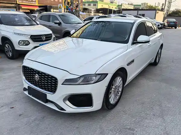 Jaguar XF 2016