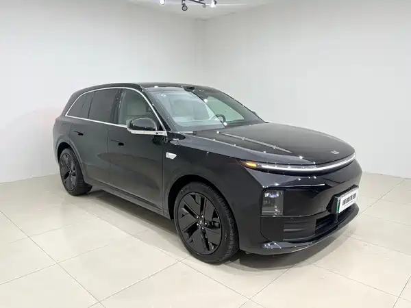 Li Auto L6 2025