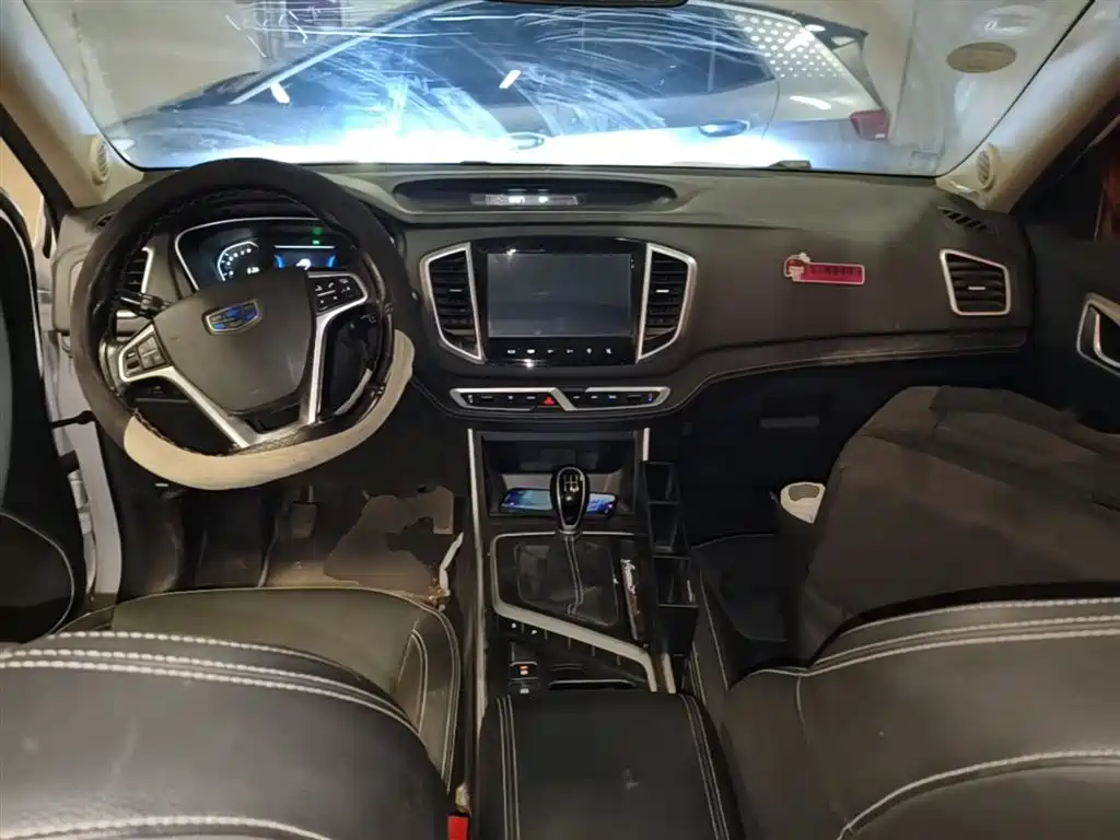 Geely Vision X6 2018 — фото 16