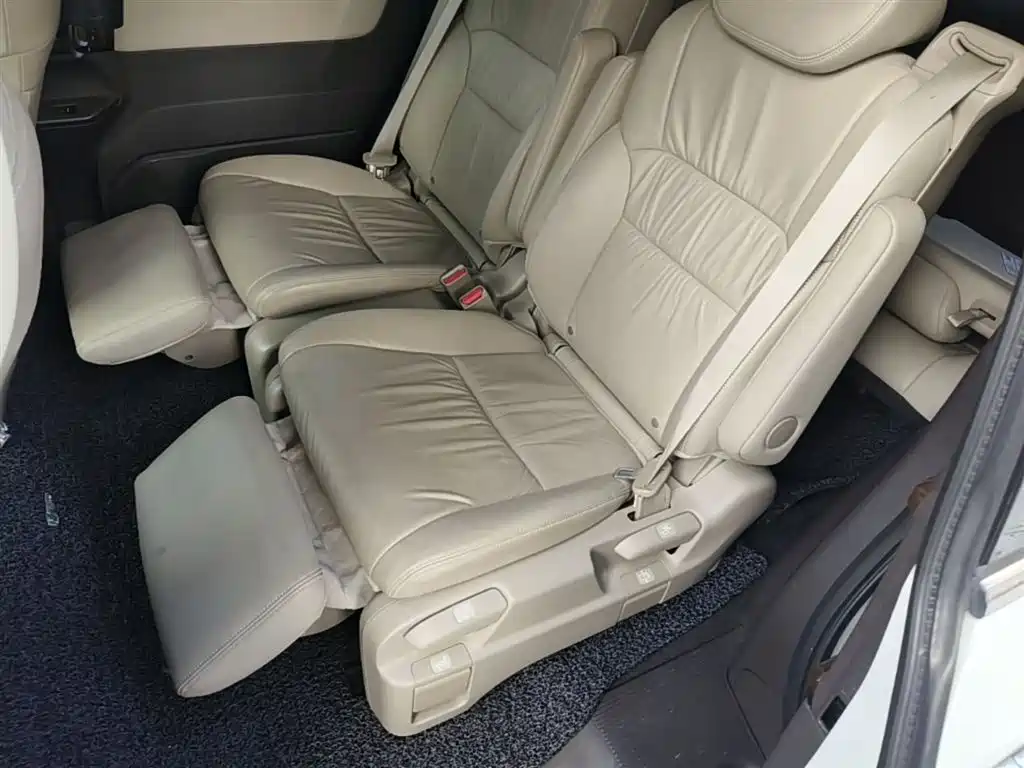 Honda Odyssey 2016 — фото 17