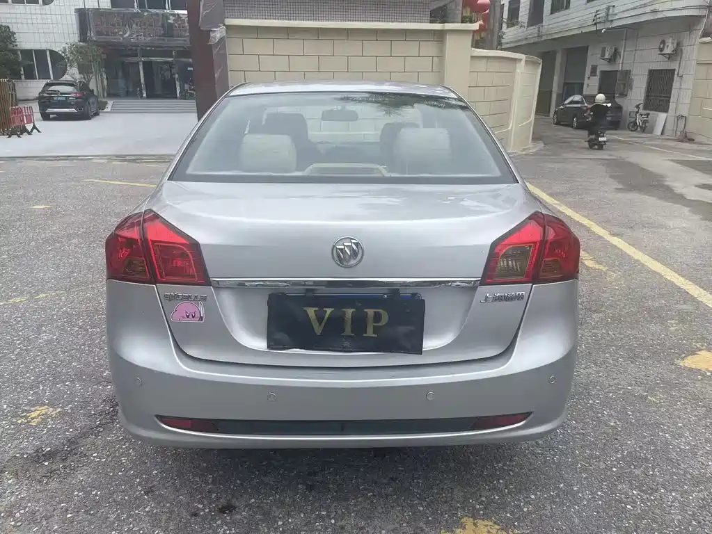 Buick Excelle 2013