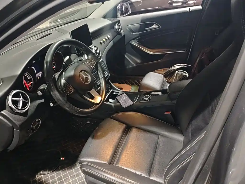 Mercedes-Benz GLA 2018 — фото 15