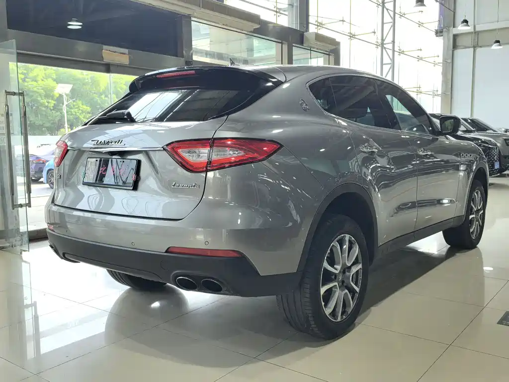 Maserati Levante 2019 — фото 11