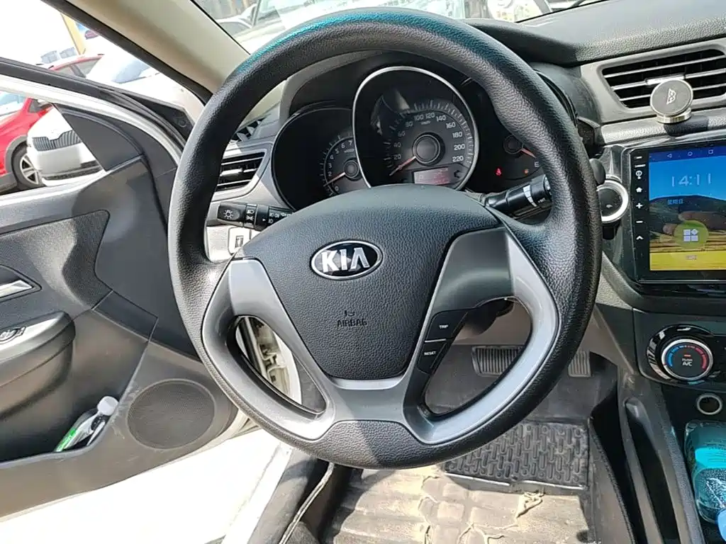 Kia K2 2016 — фото 11