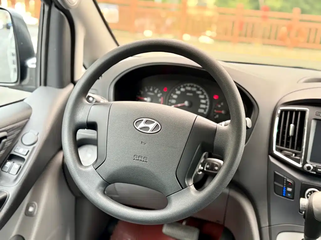 Hyundai H-1 2016 — фото 18