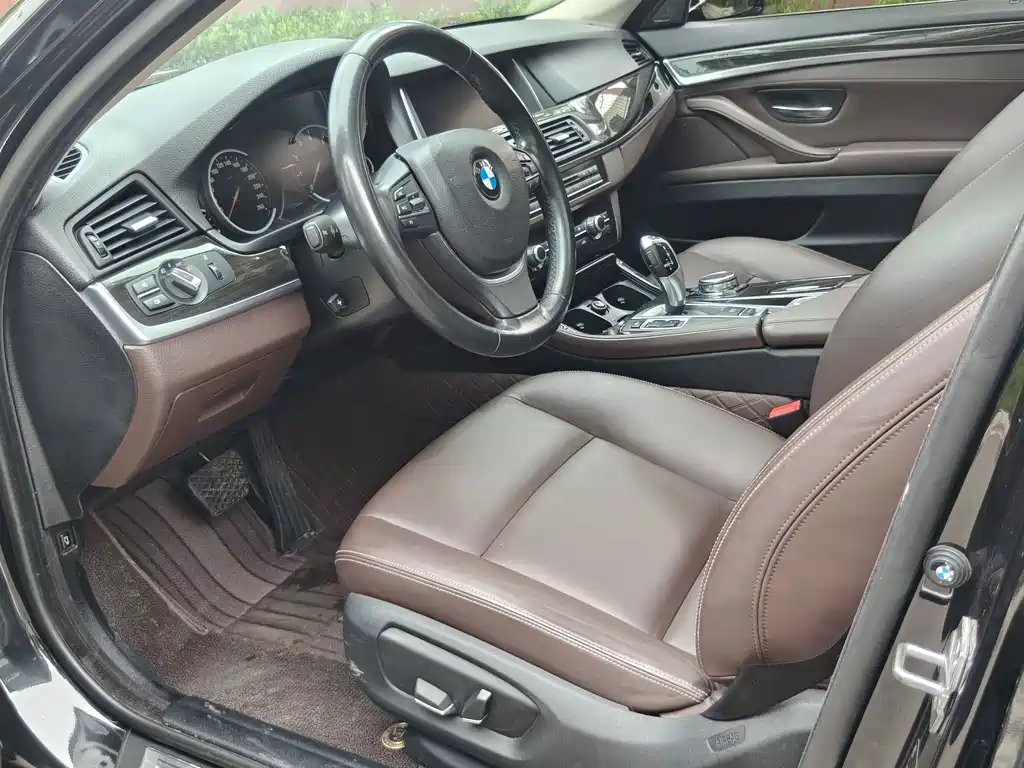 BMW 5 Series 2016 — фото 9