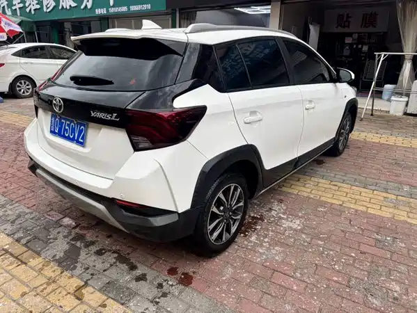 Toyota Yaris L 2022