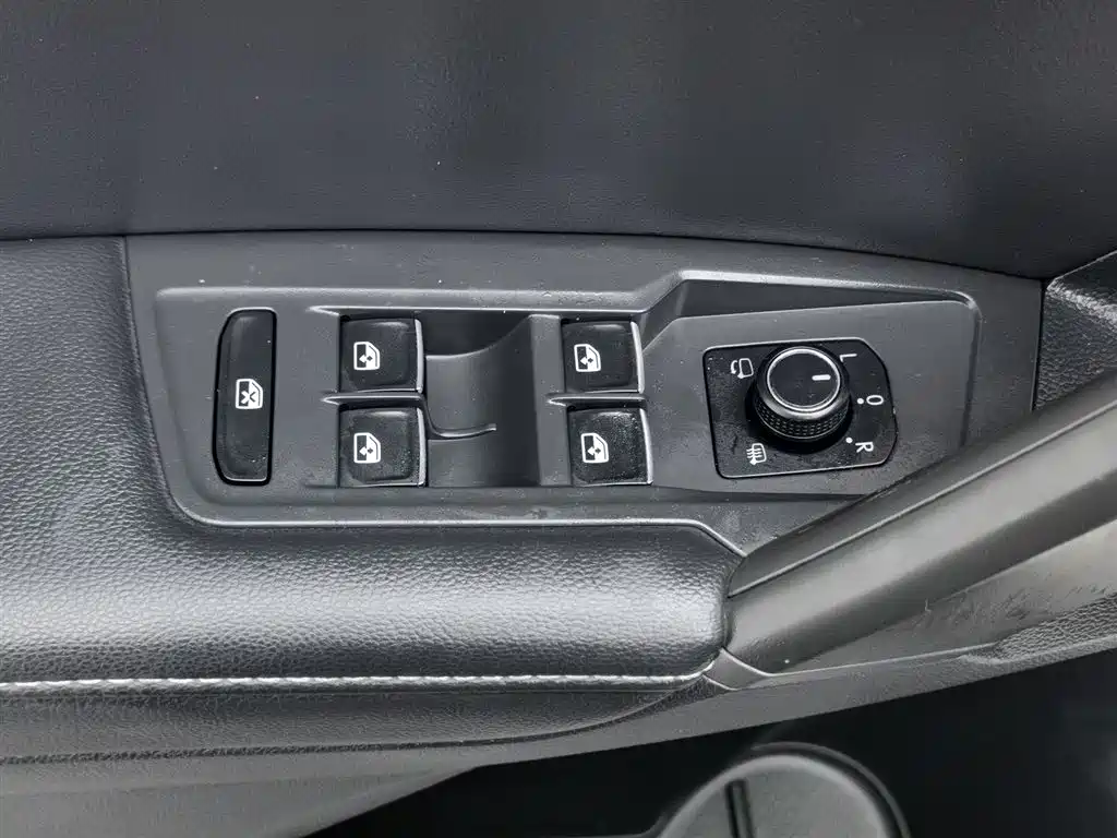 Volkswagen Tiguan L 2019 — фото 9