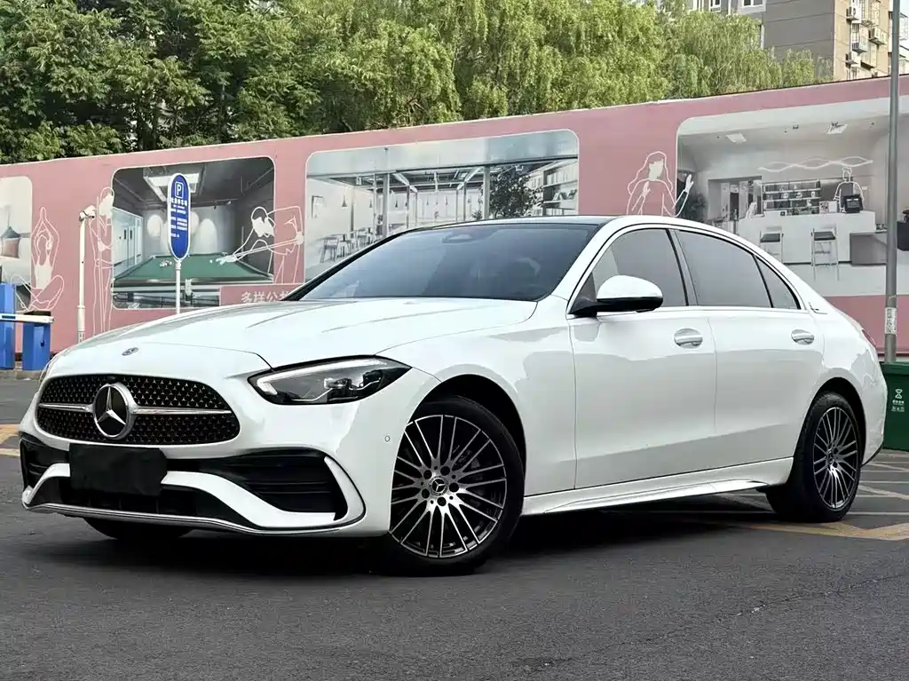 Mercedes-Benz C-Class 2024 — фото 1