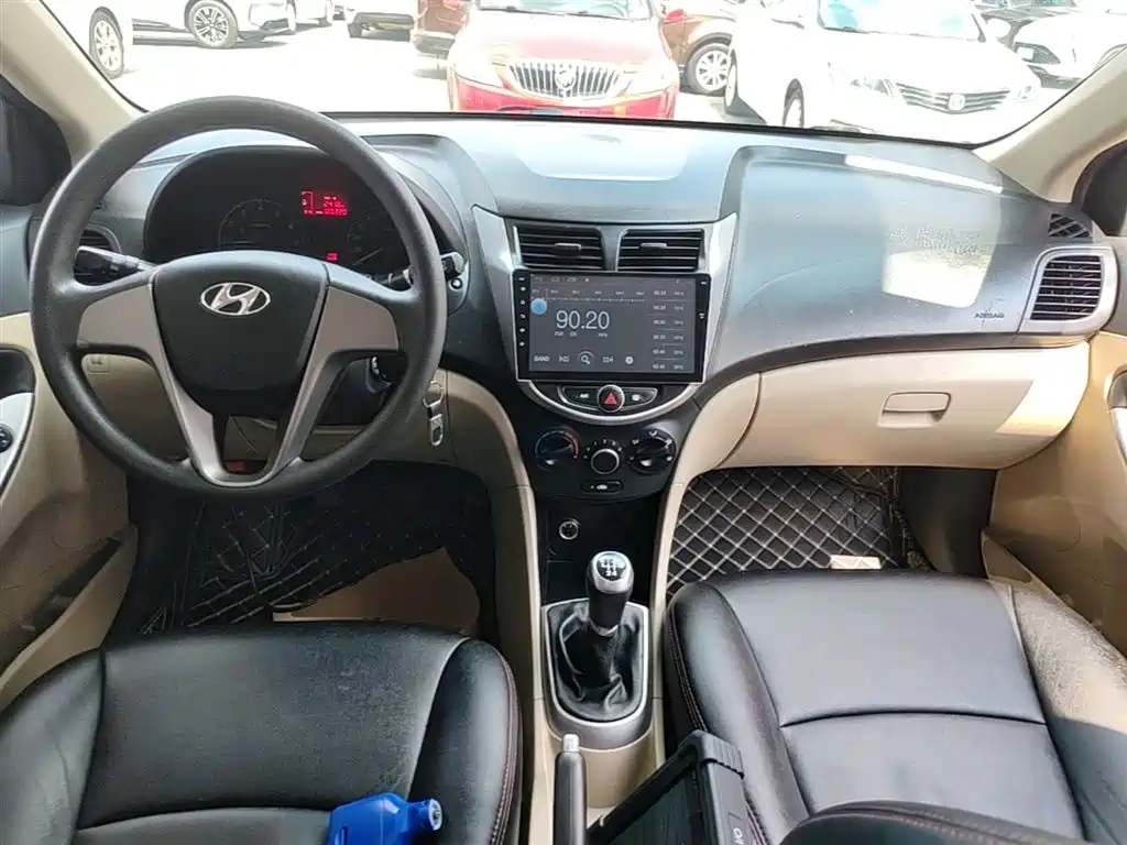 Hyundai Verna 2016 — фото 10