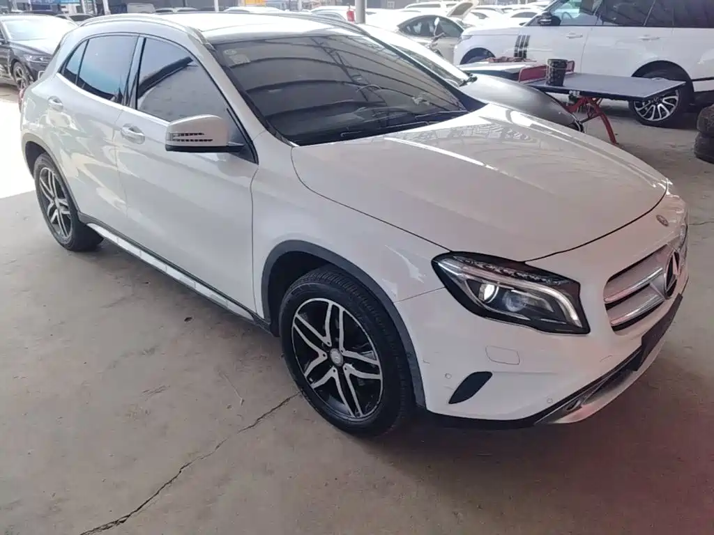 Mercedes-Benz GLA 2015