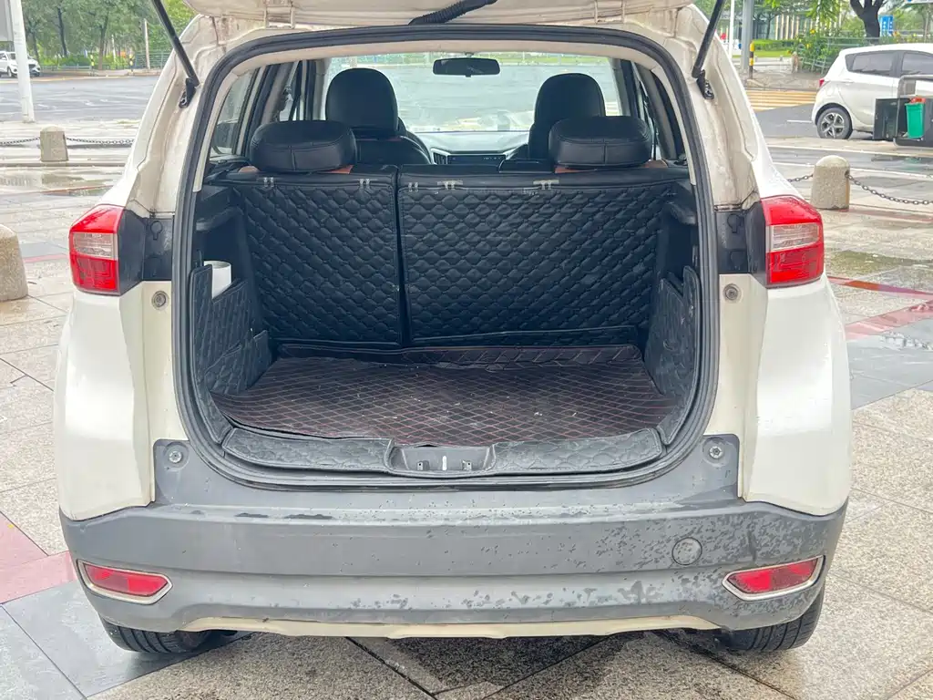 Changan CS15EV 2018 — фото 13