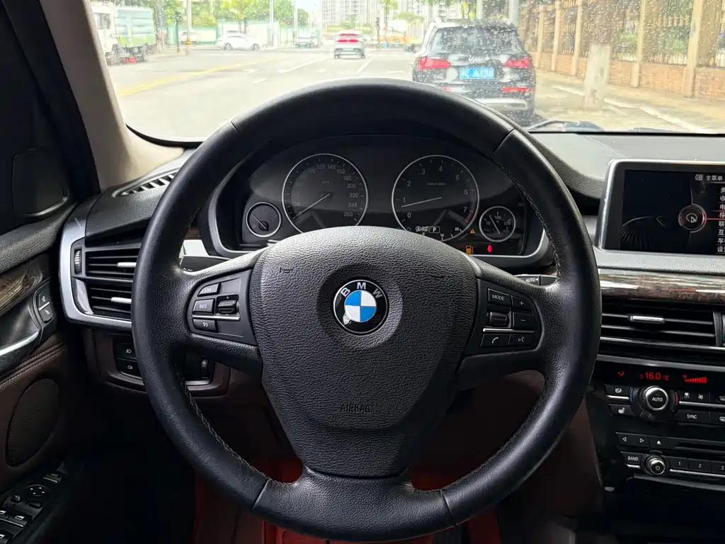 BMW X5 2016 — фото 20
