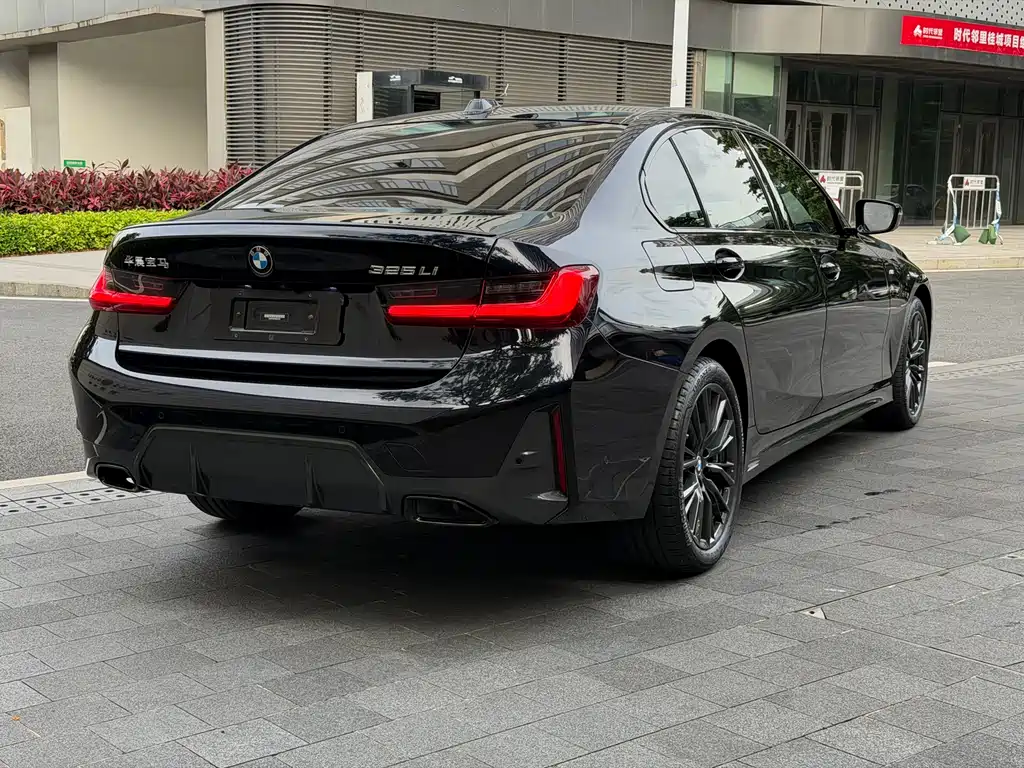 BMW 3 Series 2023
