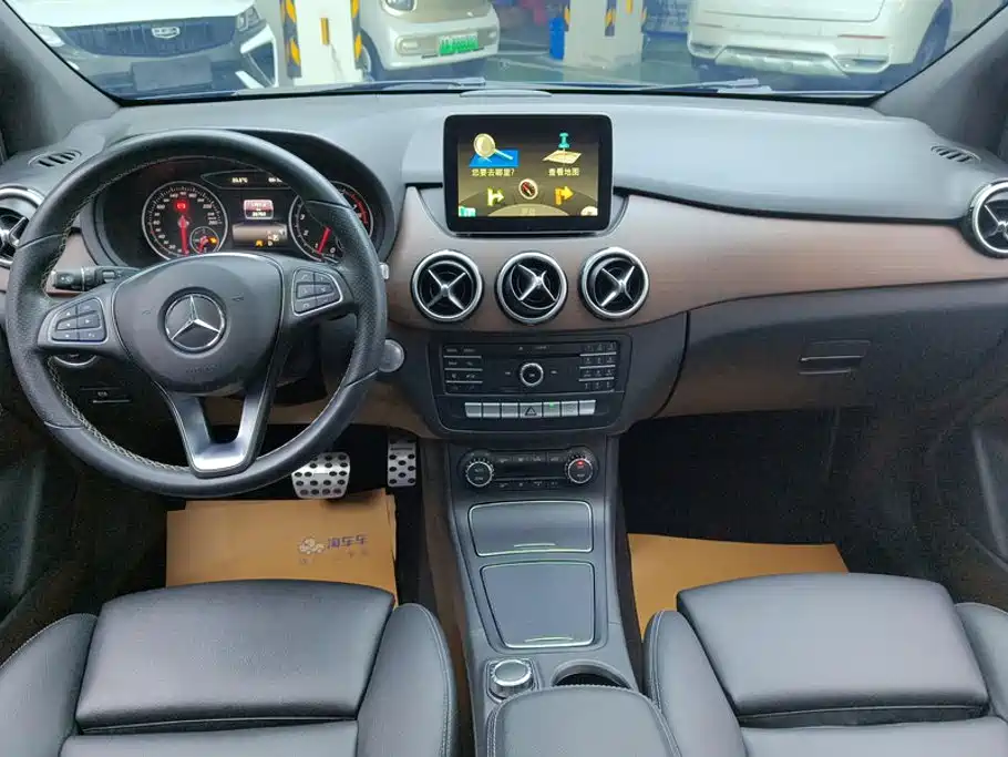 Mercedes-Benz B-Class 2017 — фото 12