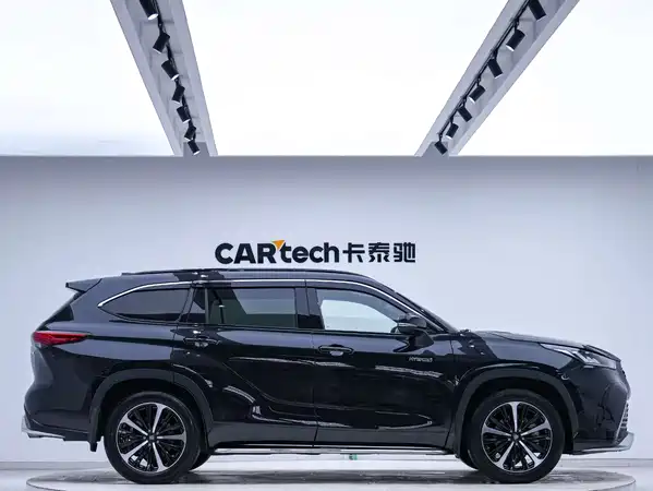 Toyota Crown Kluger 2021