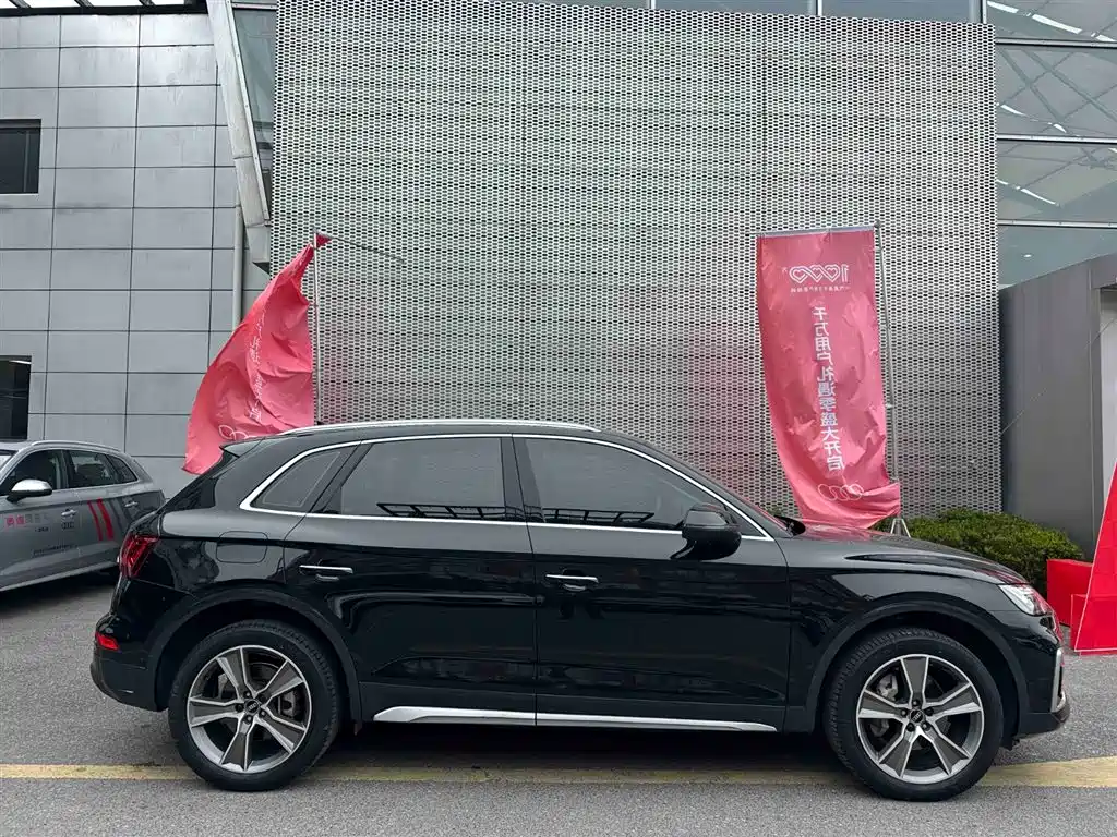 Audi Q5L 2023 — фото 5