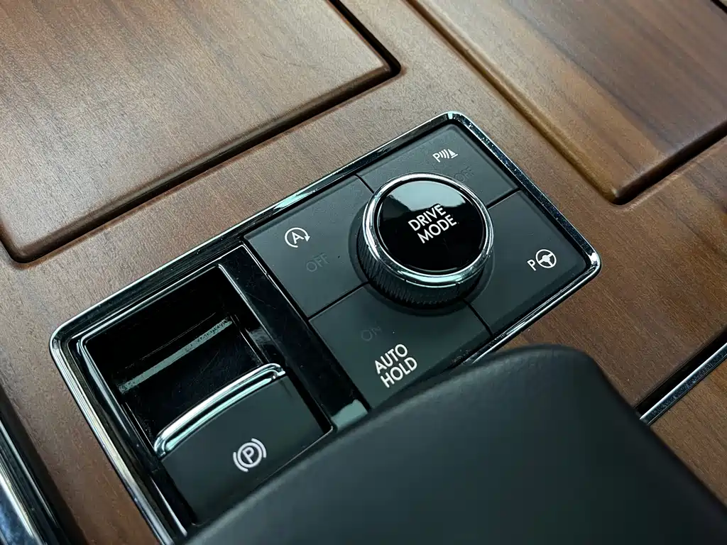 Lincoln Navigator 2018 — фото 11