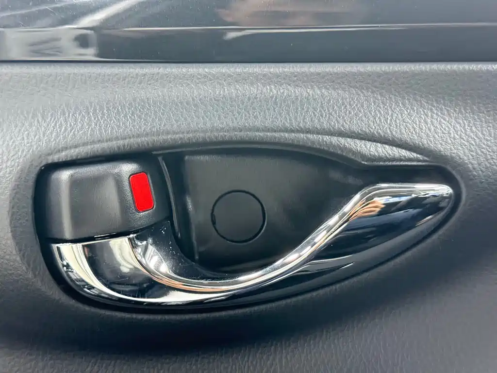 Toyota Yaris L 2023 — фото 15