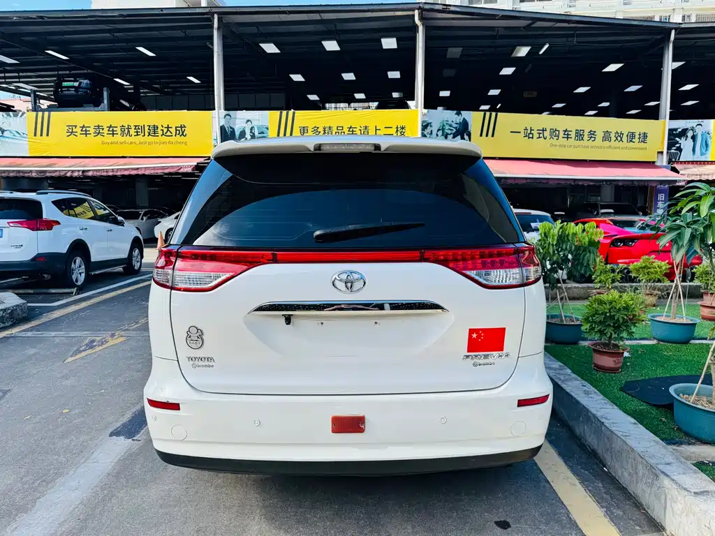 Toyota Previa 2015 — фото 5