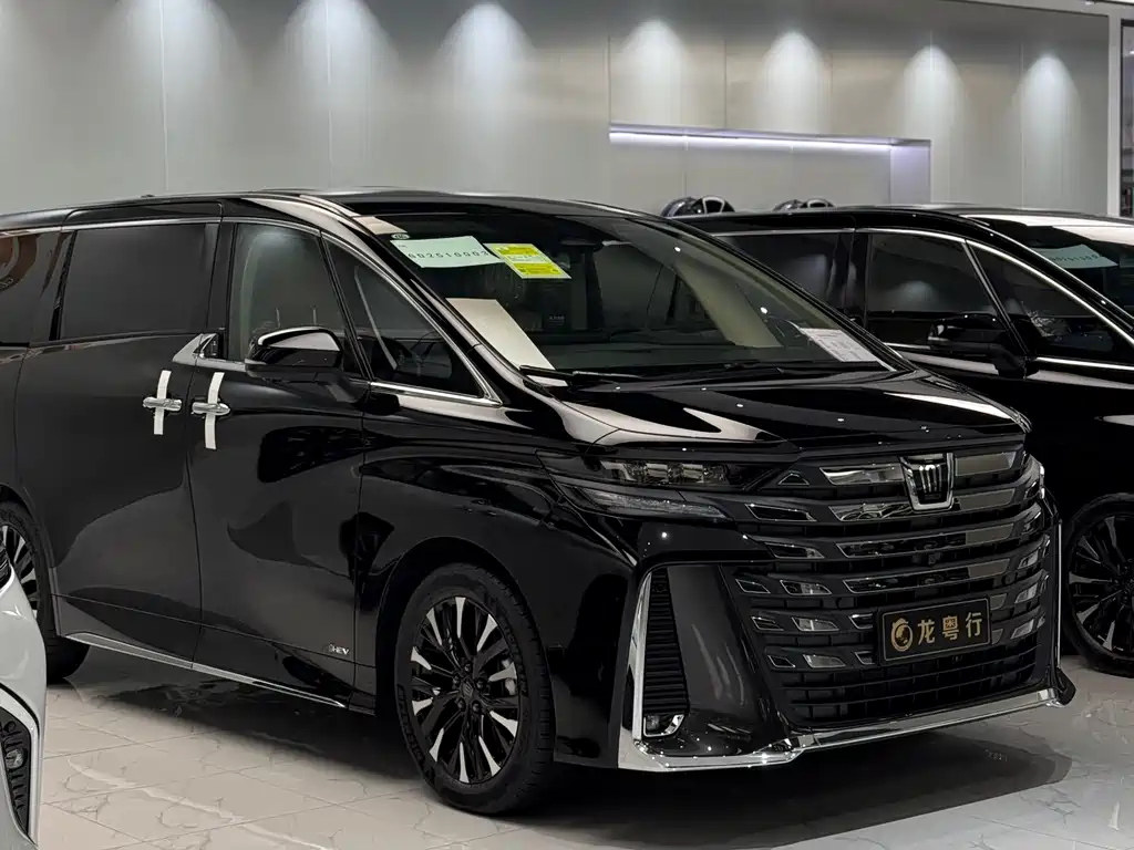 Toyota Vellfire — фото 2