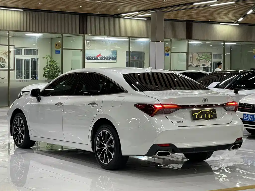 Toyota Avalon 2023 — фото 14