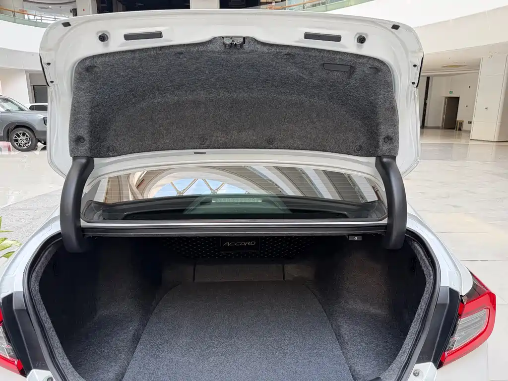 Honda Accord 2022 — фото 15