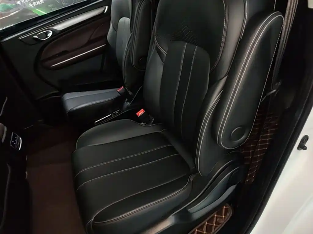 GAC Motor Trumpchi M6 2023 — фото 17