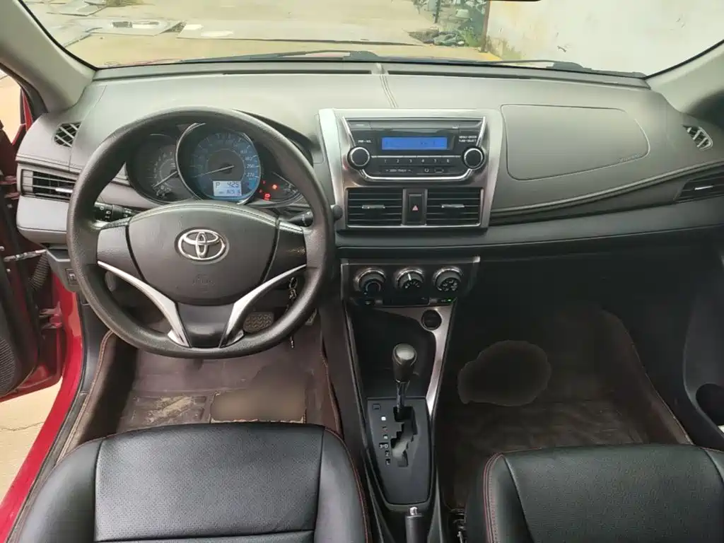 Toyota Yaris L 2016 — фото 10
