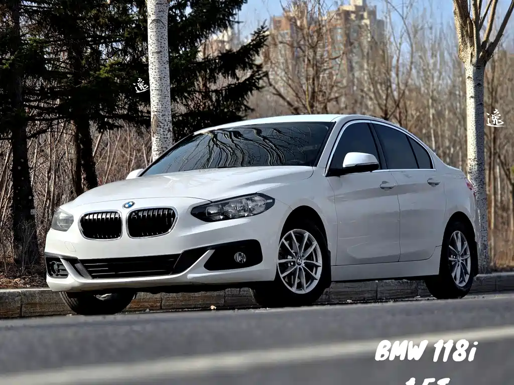 BMW 1 Series 2018 — фото 1