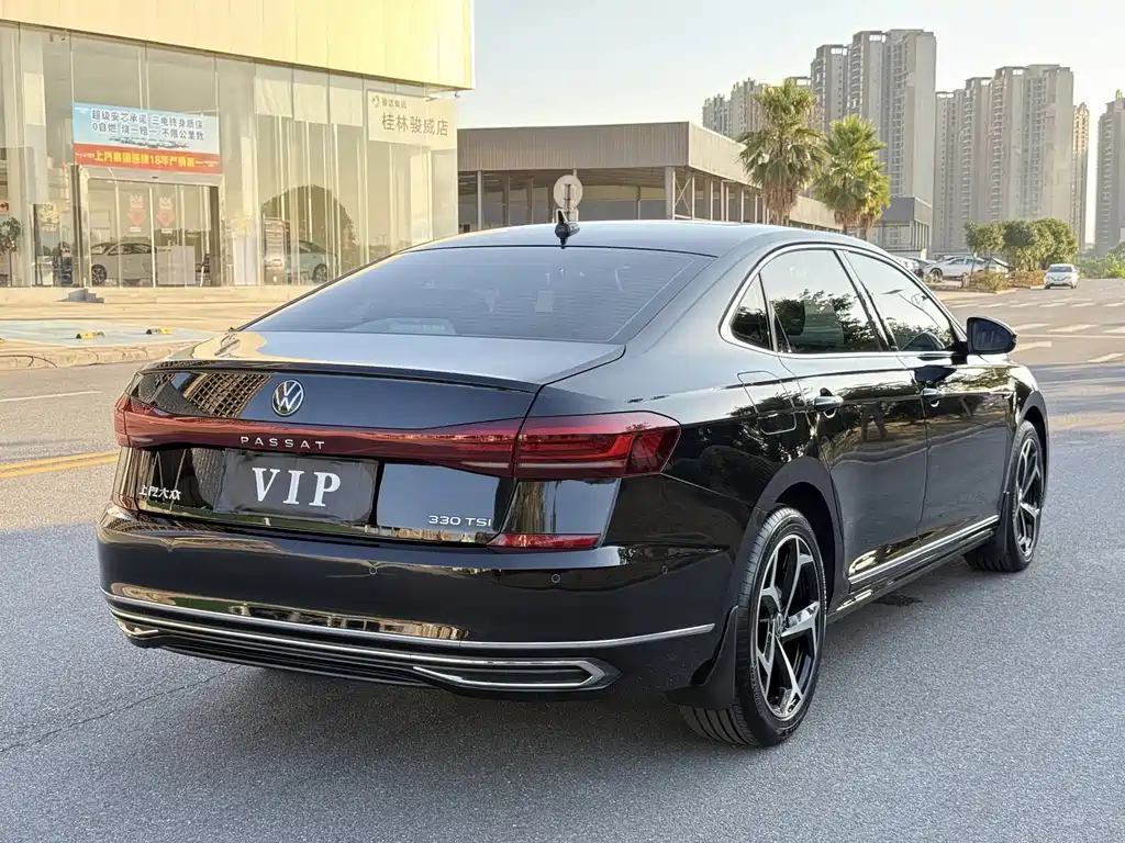 Volkswagen Passat 2023