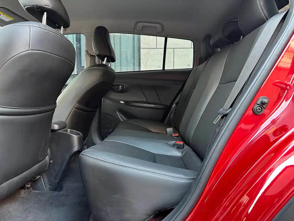 Toyota Yaris L 2022 — фото 20