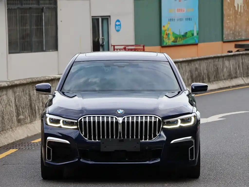 BMW 7 Series 2022 — фото 2