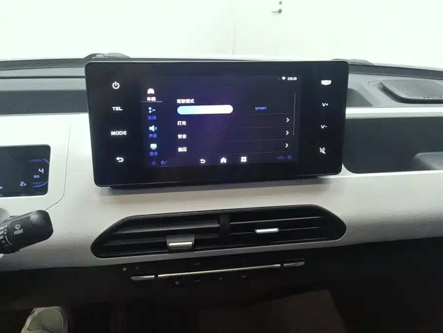 Geely Galaxy Panda 2025 — фото 13